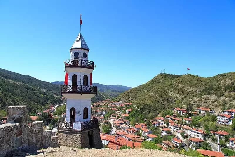Göynük Evleri ve Tarihi Zafer Kulesi: Bolu'da Efsaneler Arasında Bir Gezi