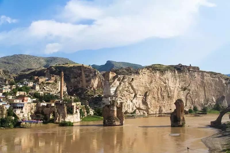 Hasankeyf'in Kaybolan Mirası: Batman'da Tarihi Güzellikleri Keşfet!