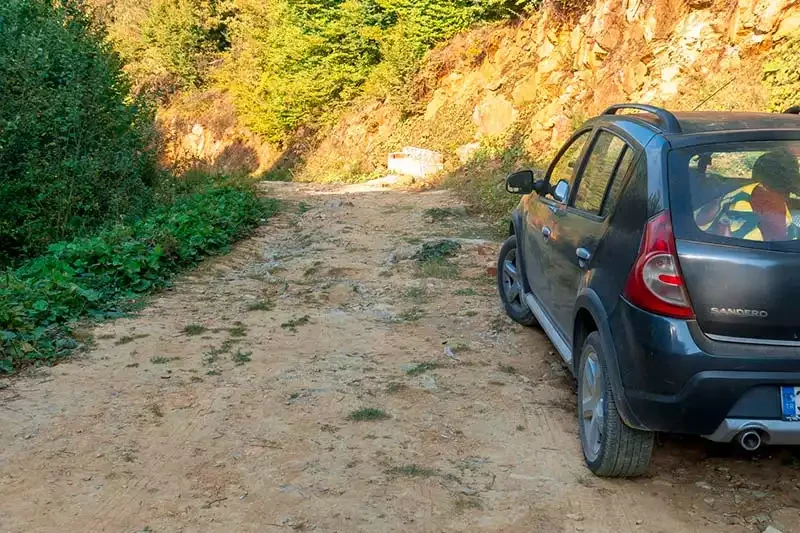 Iznik sansarak kanyonu degirmen yolu