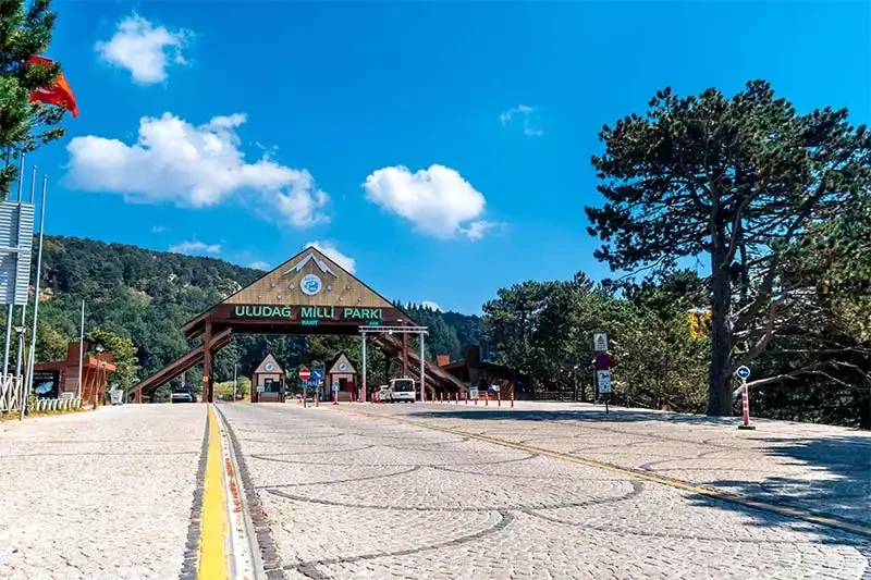Uludag milli parki giris kapisi