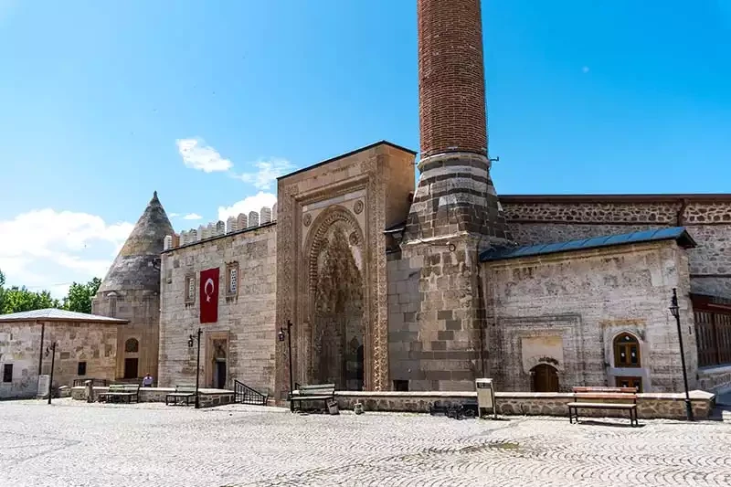 Beysehir esrefoglu camii gezilecek yerler