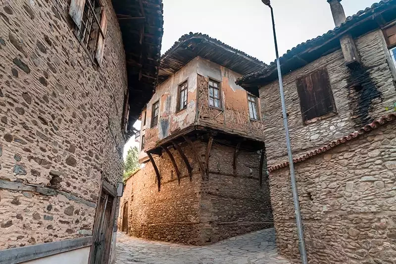 Birgi'nin Tarih Kokan Sokakları: Ödemiş'te Zaman Yolculuğu