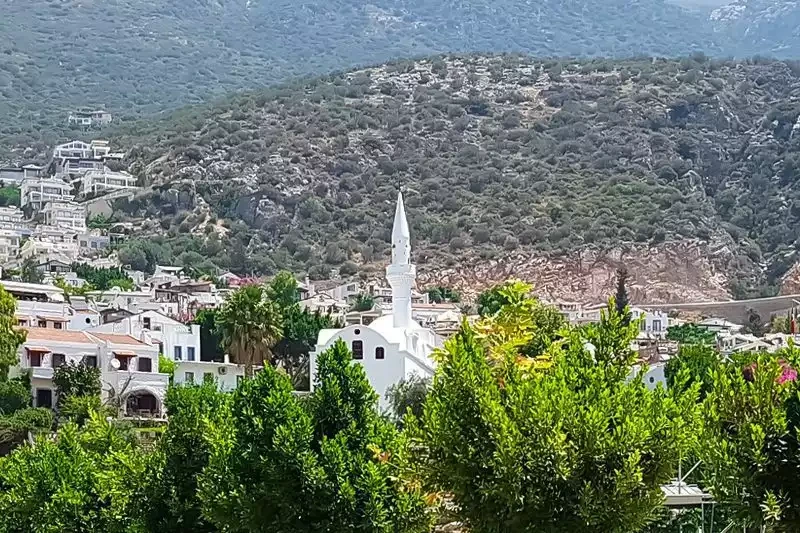 Kalkan camiye cevrilen kilise