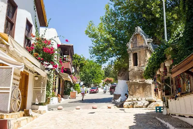 Kas uzun carsi likya mezari