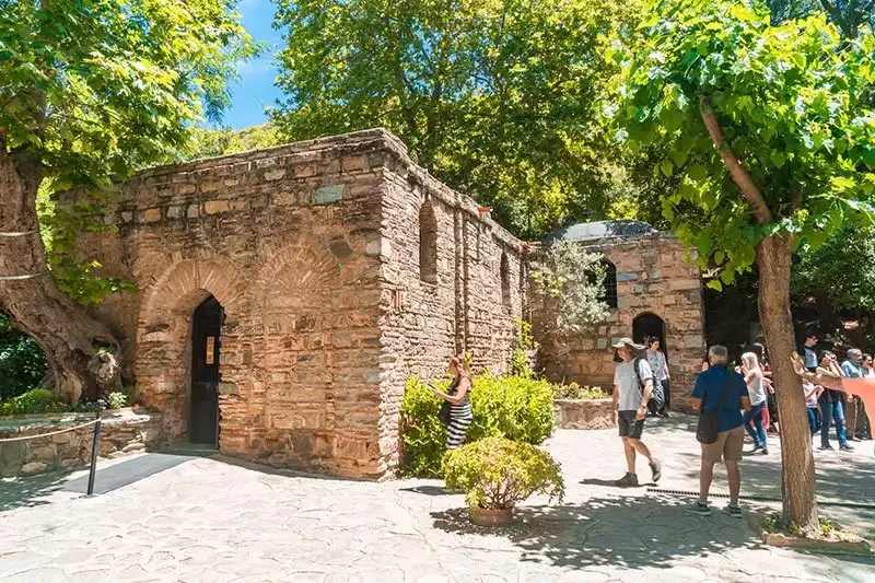 Meryem Ana Evi Kilisesi? Nerede ve Nasıl Gidilir? Hikayesi Nedir?