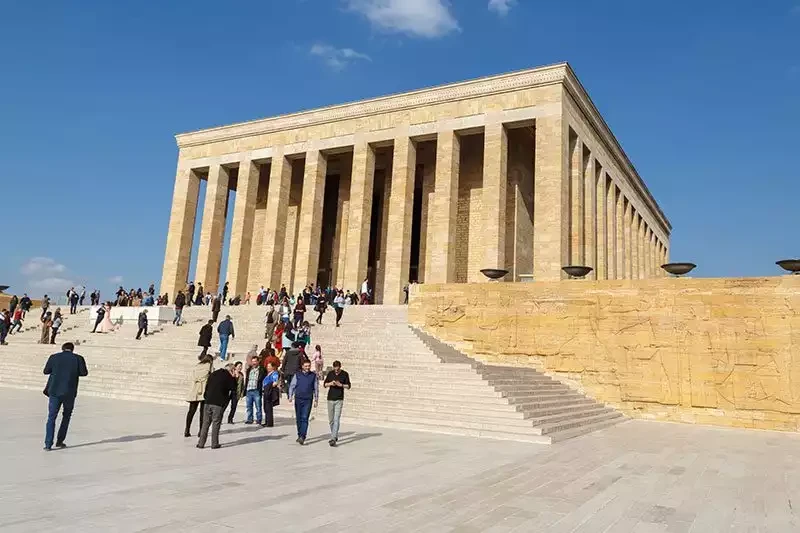 Anıtkabir: Kim Yaptı, Ziyaret Saatleri ve Bilmeniz Gerekenler