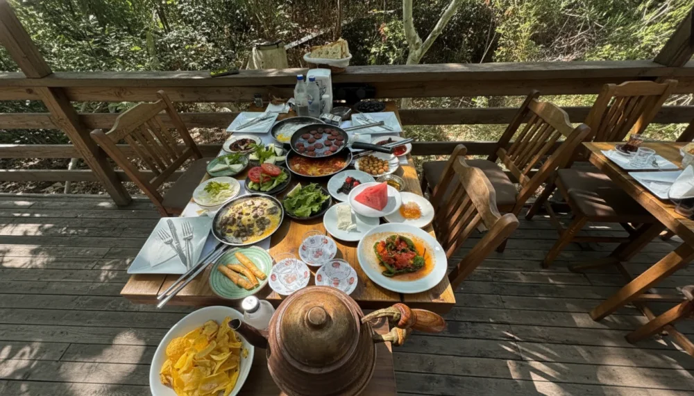 Ciceklikoy steam park serpme kahvalti