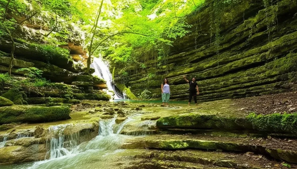 Erfelek selalesi vadi ici tirmanis parkuru