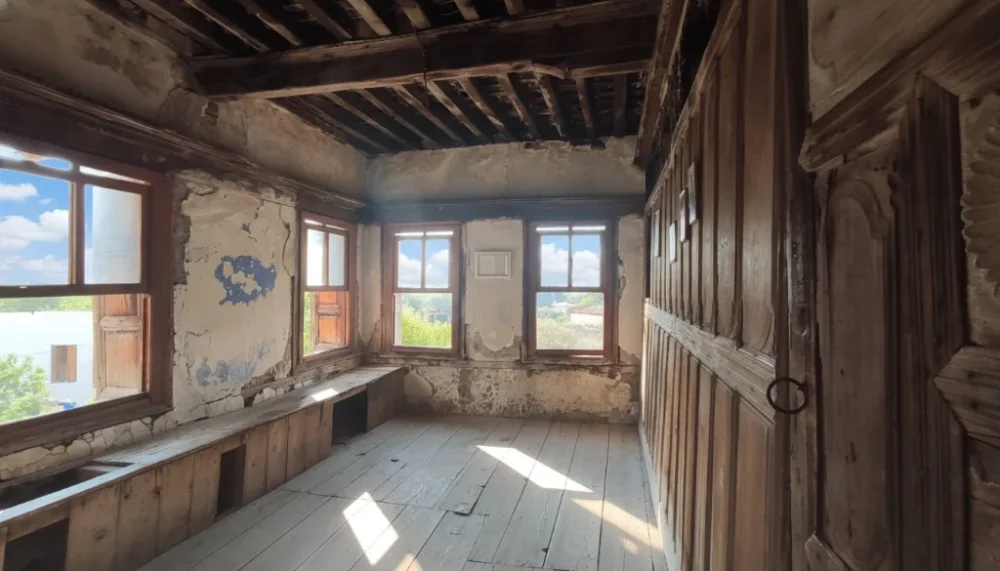 Kayakoy tarihi ev ici ahsap detaylar