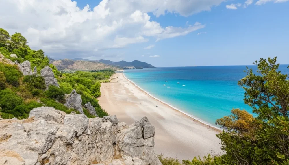 Olimpos antik kenti ve sahil