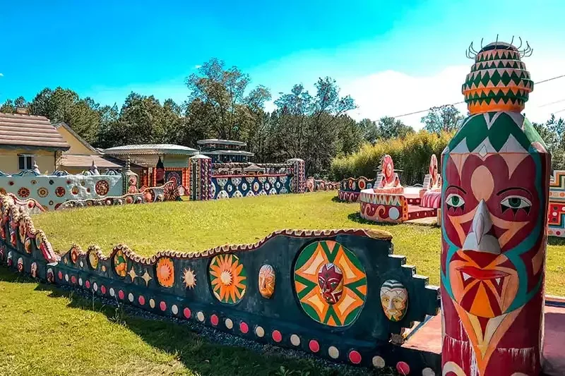 Pasaquan grounds and totem