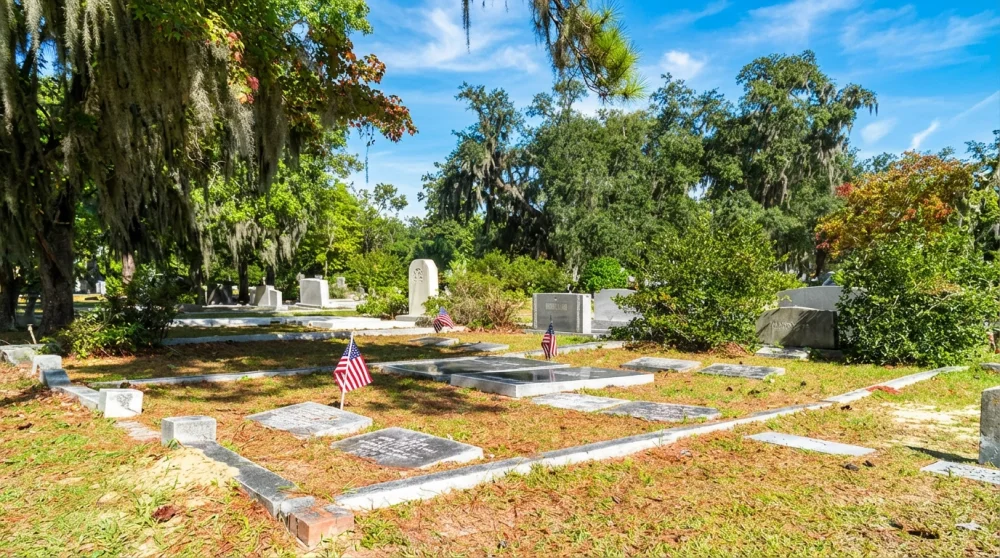 Bonaventure cemetery savannah places to visit