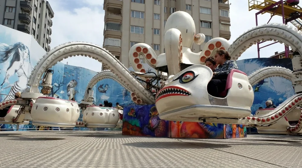 Bostanci lunapark oyuncaklari