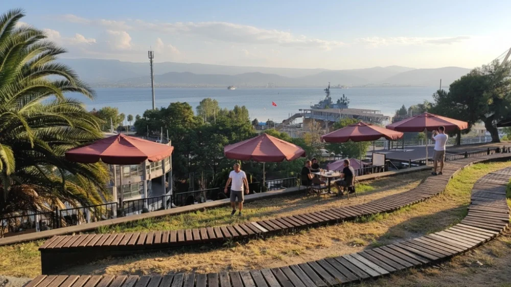 Izmit saat kulesi korfez manzarasi