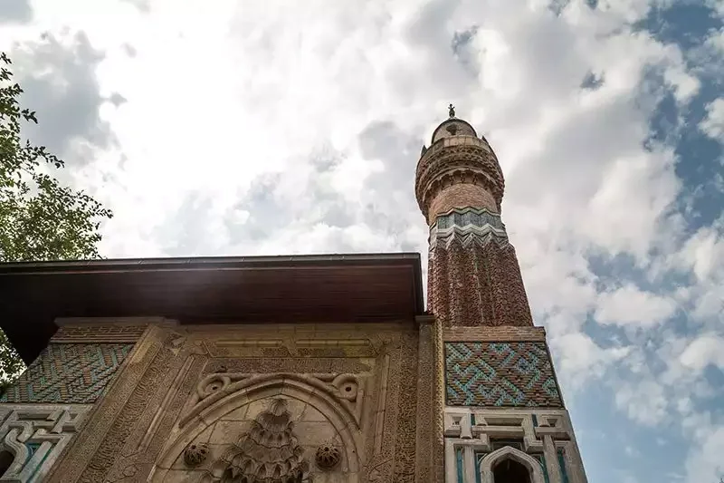 Sahip ata vakif muzesi tac kapi minare