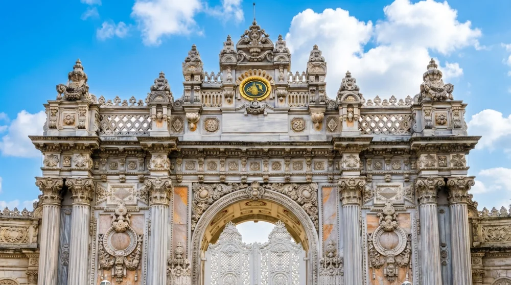Dolmabahce sarayi gezilecek yerler