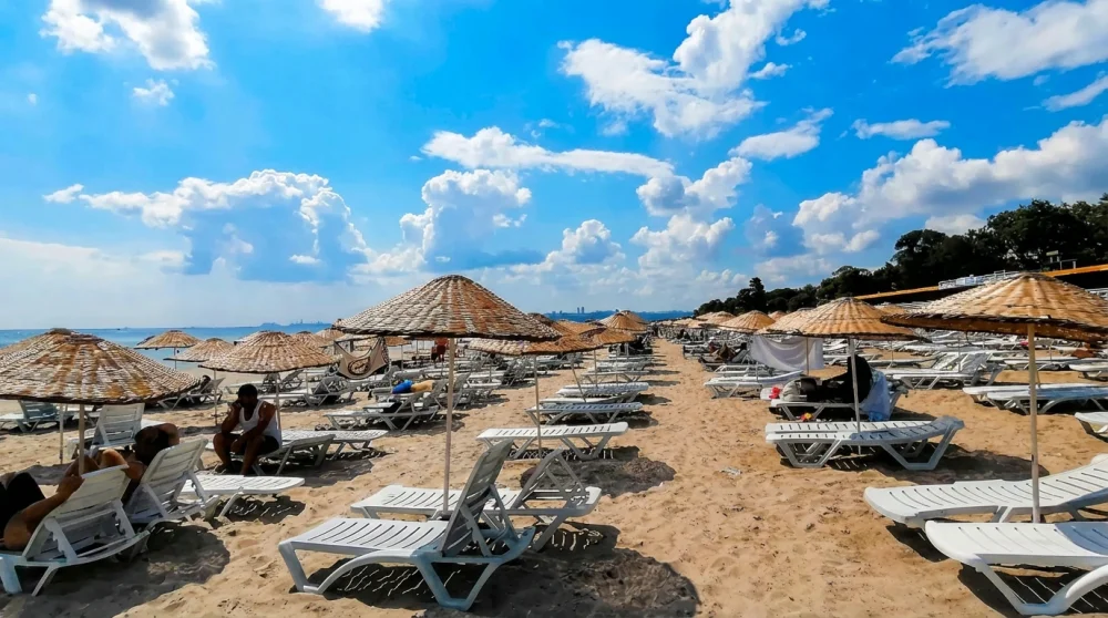 Florya Güneş ve Menekşe Plajı: 2026 Giriş Ücreti ve Tavsiyeler