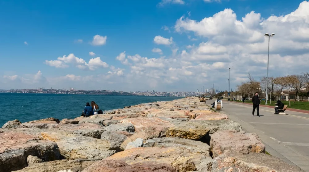 Moda Sahil Parkı Rehberi: Kamp Sandalyesi, Gün Batımı ve Piknik
