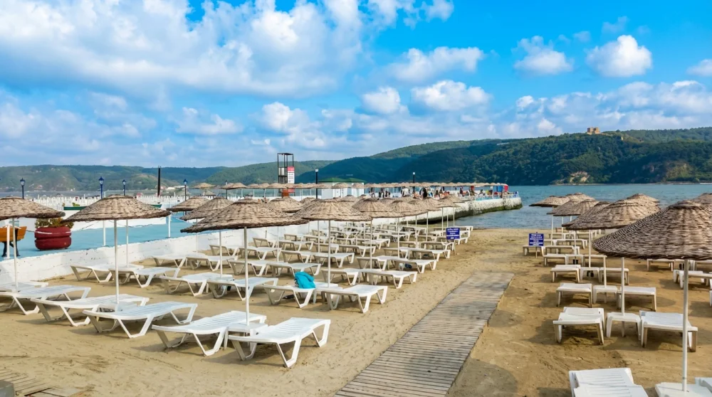 Sarıyer Altınkum Kadınlar Plajı: 2026 Giriş Ücreti ve Servis Saatleri