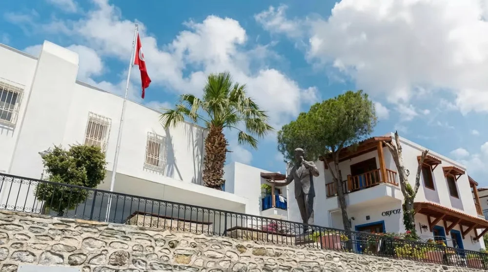 Zeki Müren Sanat Müzesi: Bodrum'un Kalbinde Nostaljik Bir Tur