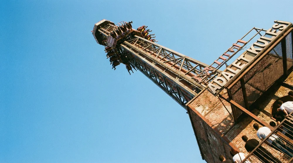 Vialand Adalet Kulesi 50 metre y&uuml;kseklikten serbest d&uuml;ş&uuml;ş &uuml;nitesi