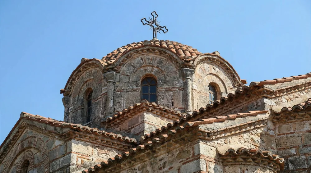 Burgazada Aya Yani Kilisesi kubbesi ve tarihi mimari detayları