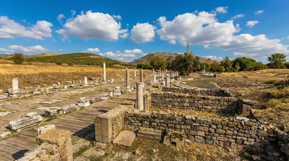 Bergama Asklepion Ziyareti: 2026 Giriş Ücreti ve Tarihi