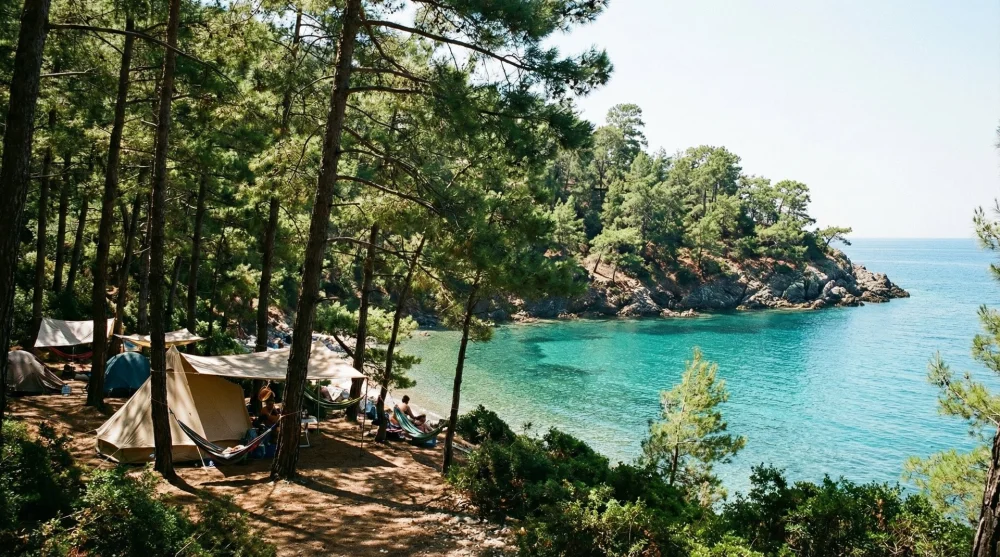 Seferihisar Sığacık Kamp Alanları: Ücretli ve Ücretsiz 8 Rota