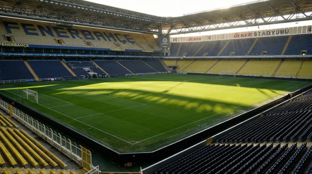 Fenerbahçe Ülker Stadyumu boş tribünleri ve yeşil saha genel görünümü