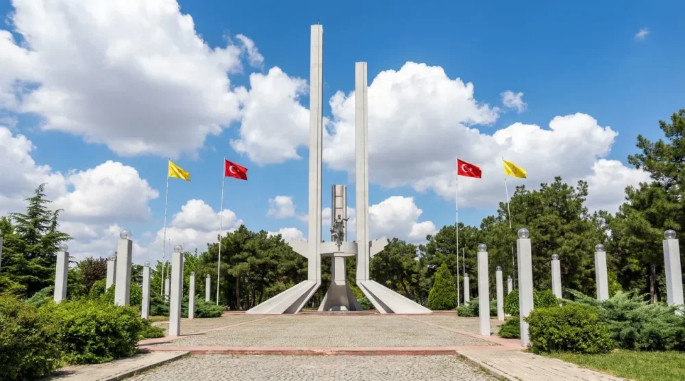 Edirne Lozan Anıtı ve Meydanı