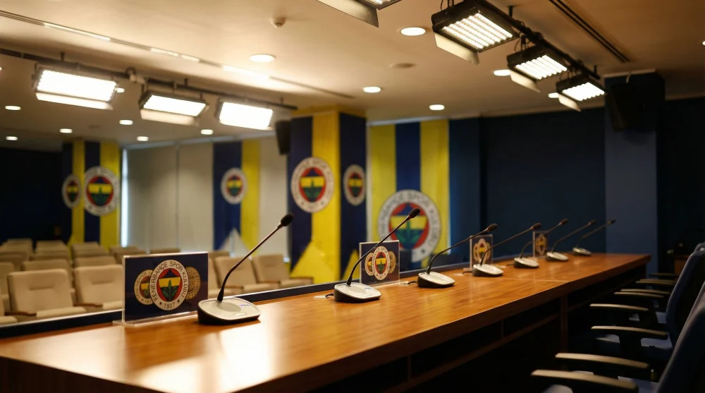 Teknik direktörlerin açıklama yaptığı Fenerbahçe basın toplantı odası
