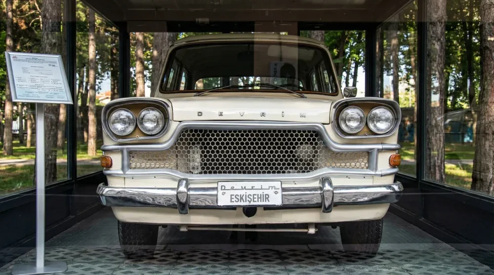 Eskişehir Devrim Arabası Müzesi: Ziyaret Saatleri ve Tarihçesi