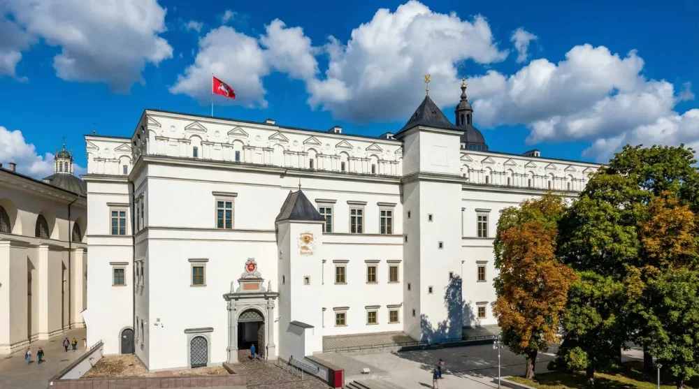 Palace of the Grand Dukes of Lithuania: Routes & Tickets