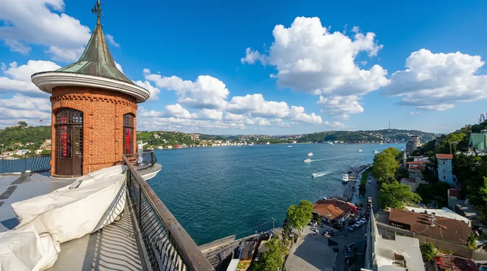 Perili Köşk (Borusan Contemporary) Tarihi ve Ulaşım Detayları