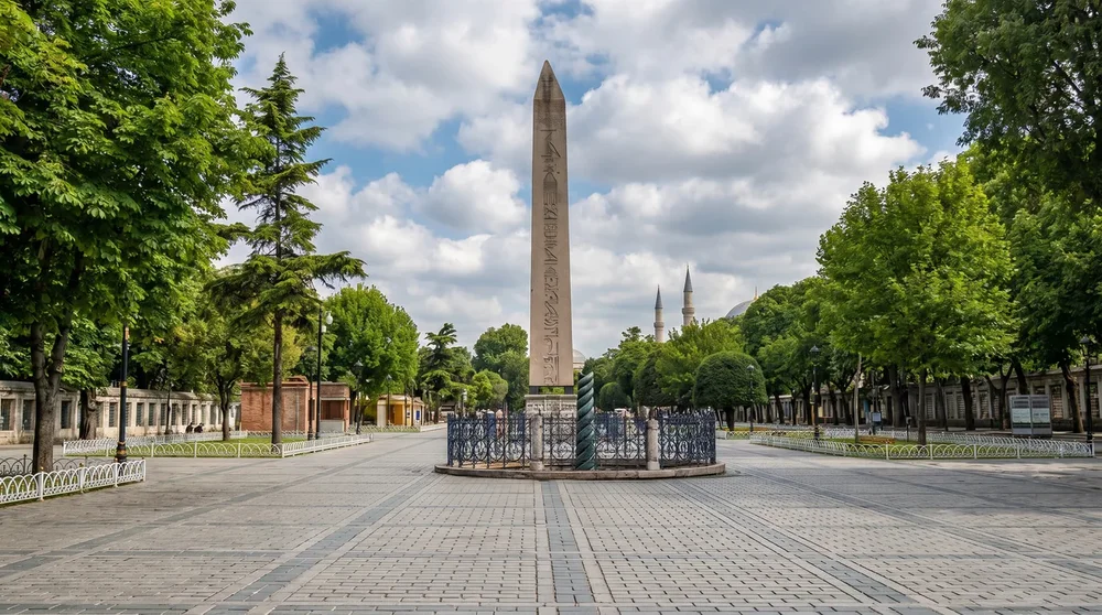Sultanahmet Meydanı: Anıtlar, Tarih ve Ziyaret Bilgileri