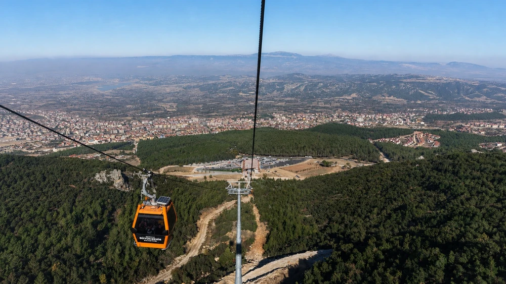 Denizli Teleferik hattı orman ve kule manzarası