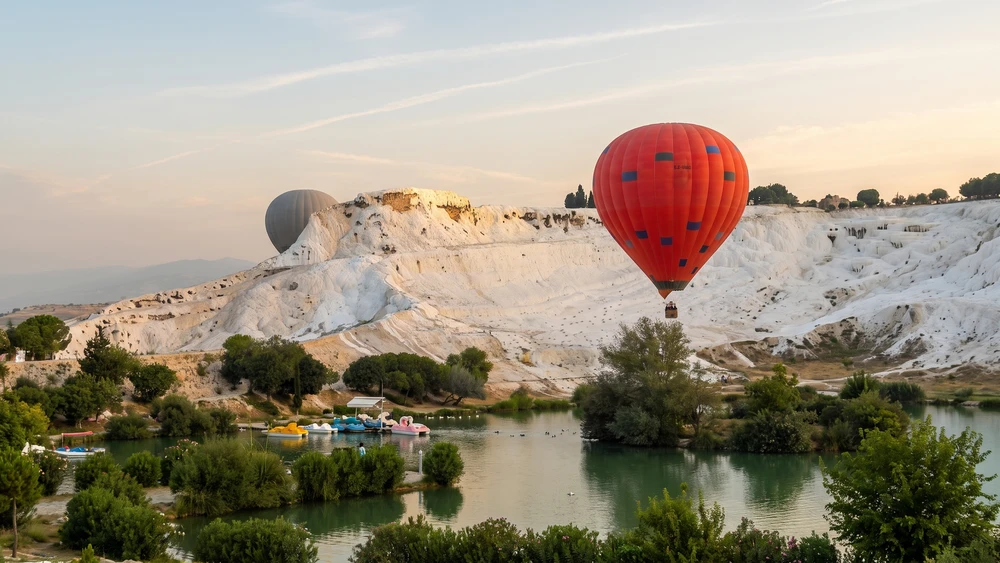 Pamukkale Sıcak Hava Balonu ve Yamaç Paraşütü: Fiyatlar, Uçuş Süreleri