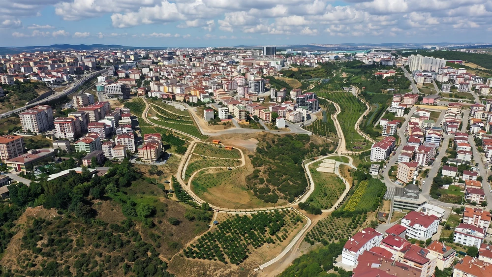 Tatlıkuyu Vadisi'nin şehir içindeki yeşil parkur ve yürüyüş yollarının havadan görünümü