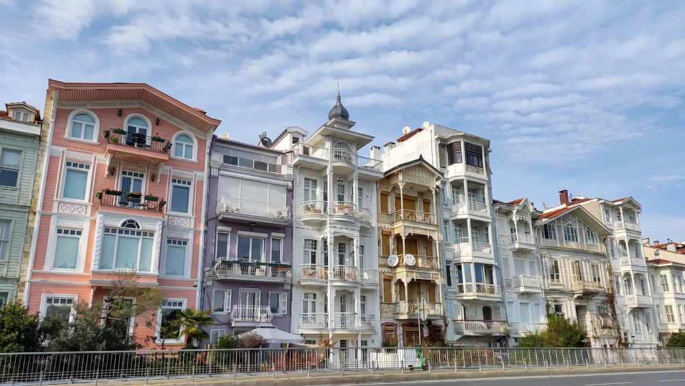 Arnavutköy’ün Tarihi Sokaklarında 45 Dakikalık Yürüyüş Rotası