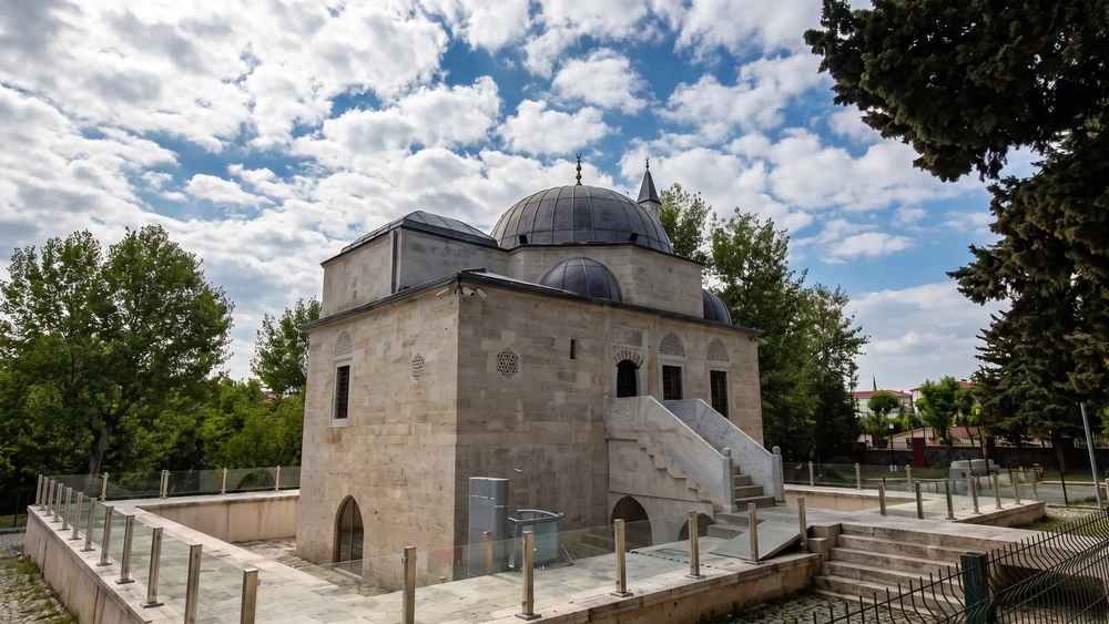 Siyavuşpaşa Kasrı (Havuzlu Köşk): İçine Girilebiliyor mu?