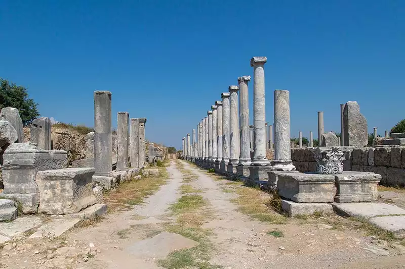 Antalya Perge Antik Kenti Agora Sutunlari