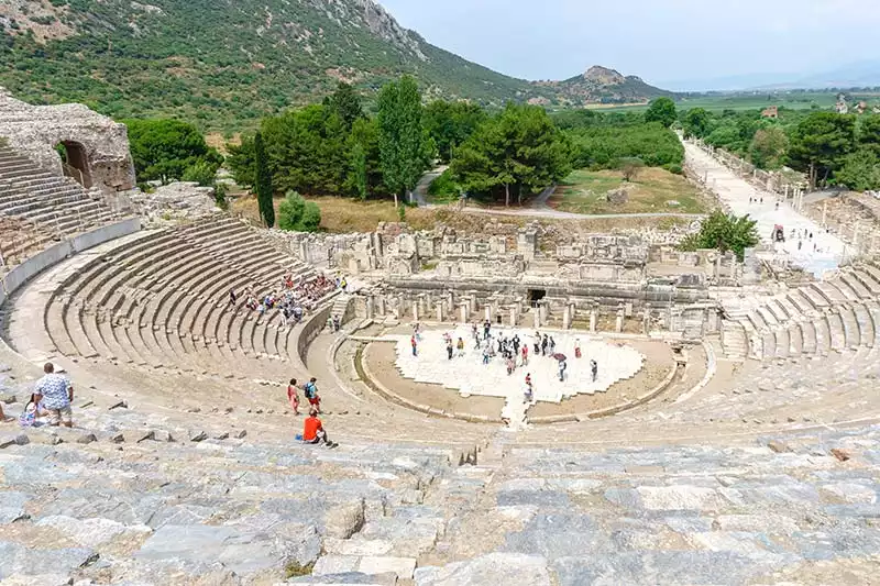 Efes Antik Kenti Tiyatrosu