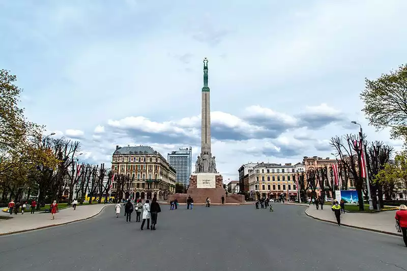 Riga Ozgurluk Aniti Meydani