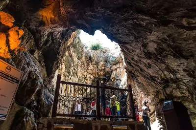 Ashabı Kehf Mağarası Nerede: Hikayesi ve Detayları