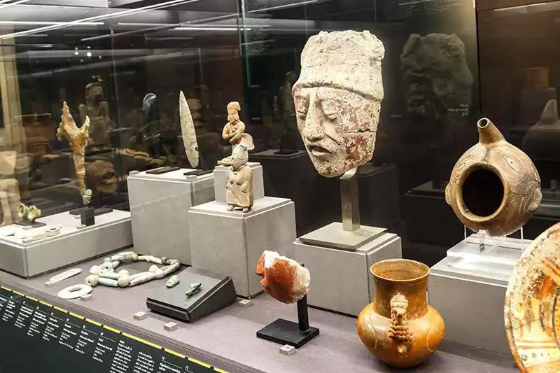 Floransa Arkeoloji Muzesi Antik Seramik Eserleri