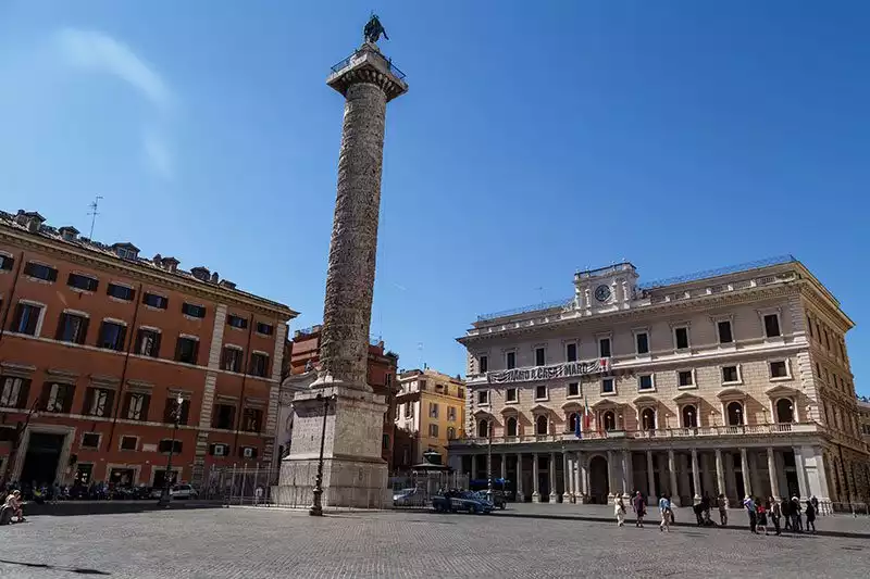 Piazza Colonna Roma