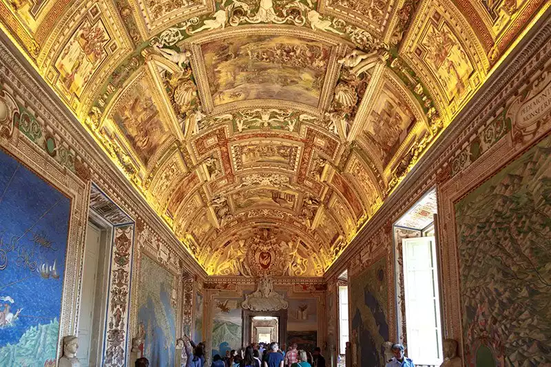 Vatican Muzesi Renkli Tavanlar