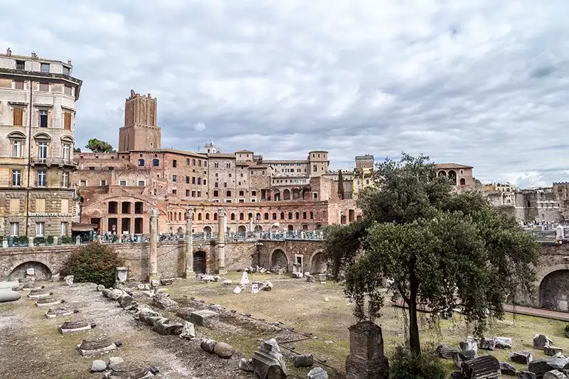 Roma Antik Forumlar Tarihi Yapi