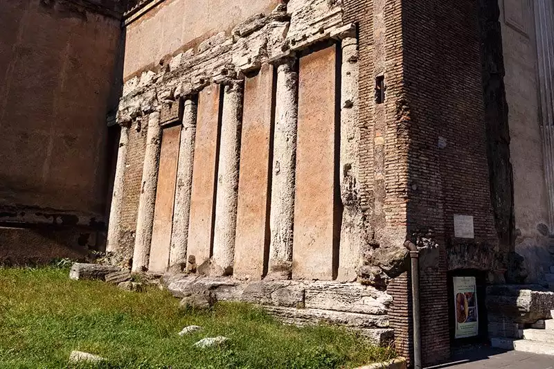 Roma Gezisi Tapinak Kilise