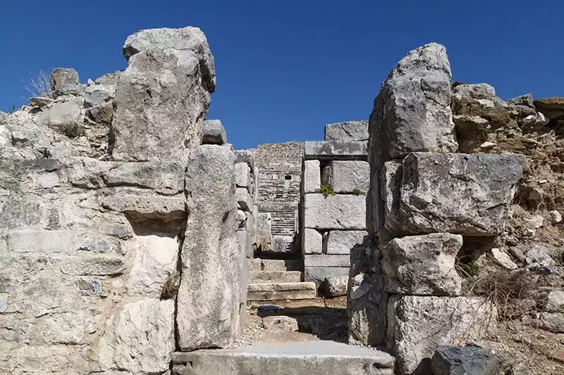 Aydin Miletos Antik Kenti Tiyatro Gecidi